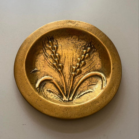 VINTAGE SOLID BRASS EMBOSSED BRASS PLATE